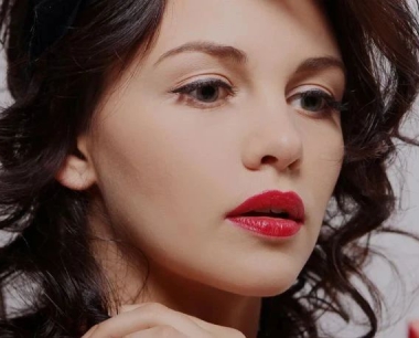 90后最爱的网红美妆,破产了