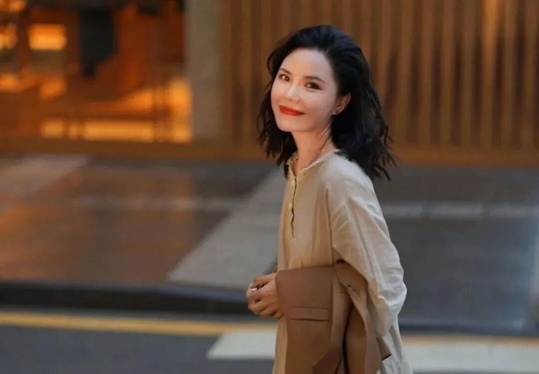 从宝安起家，她把修身女装一年卖到2.5个亿
